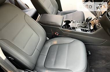 Позашляховик / Кросовер Volkswagen Touareg 2013 в 