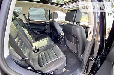 Позашляховик / Кросовер Volkswagen Touareg 2016 в 