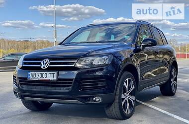 Позашляховик / Кросовер Volkswagen Touareg 2014 в 