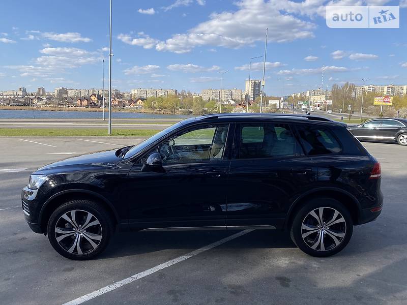 Внедорожник / Кроссовер Volkswagen Touareg 2014 в Виннице