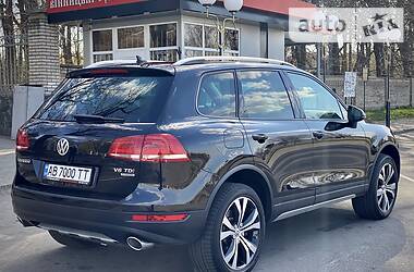 Позашляховик / Кросовер Volkswagen Touareg 2014 в 