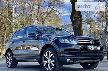 Позашляховик / Кросовер Volkswagen Touareg 2014 в 