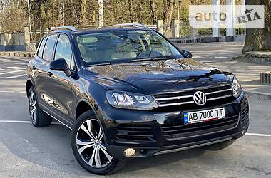 Позашляховик / Кросовер Volkswagen Touareg 2014 в 