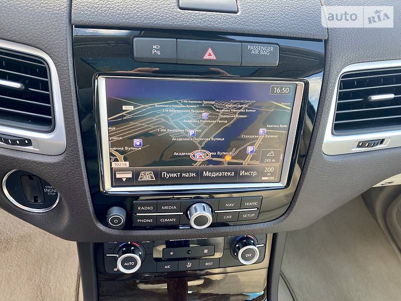 Внедорожник / Кроссовер Volkswagen Touareg 2014 в Виннице