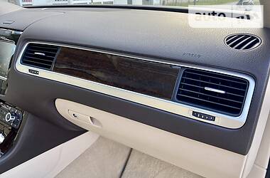 Позашляховик / Кросовер Volkswagen Touareg 2014 в 