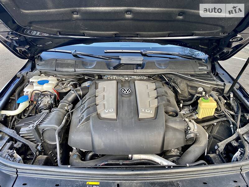 Внедорожник / Кроссовер Volkswagen Touareg 2014 в Виннице