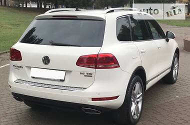 Позашляховик / Кросовер Volkswagen Touareg 2011 в 