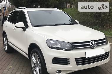 Позашляховик / Кросовер Volkswagen Touareg 2011 в 