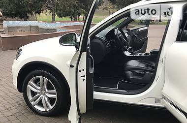 Позашляховик / Кросовер Volkswagen Touareg 2011 в 