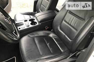 Позашляховик / Кросовер Volkswagen Touareg 2011 в 