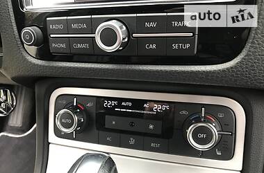Позашляховик / Кросовер Volkswagen Touareg 2011 в 