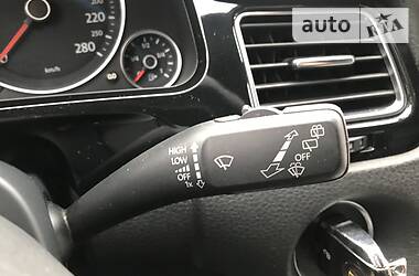 Позашляховик / Кросовер Volkswagen Touareg 2011 в 