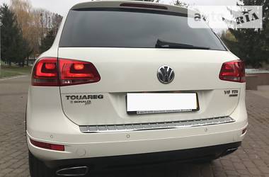 Позашляховик / Кросовер Volkswagen Touareg 2011 в 