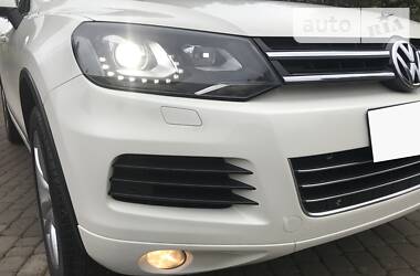 Позашляховик / Кросовер Volkswagen Touareg 2011 в 
