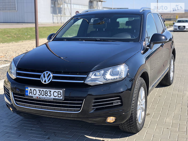 Позашляховик / Кросовер Volkswagen Touareg 2012 в Хусті