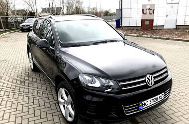Позашляховик / Кросовер Volkswagen Touareg 2011 в 
