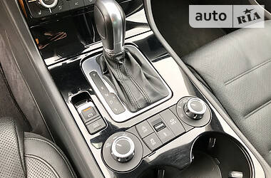 Позашляховик / Кросовер Volkswagen Touareg 2011 в 
