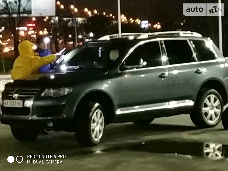 Позашляховик / Кросовер Volkswagen Touareg 2009 в 