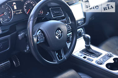 Позашляховик / Кросовер Volkswagen Touareg 2013 в 