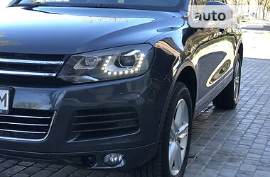 Позашляховик / Кросовер Volkswagen Touareg 2013 в 