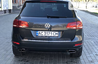 Позашляховик / Кросовер Volkswagen Touareg 2013 в 