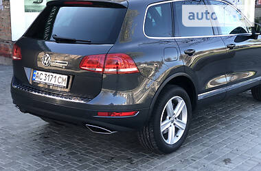 Позашляховик / Кросовер Volkswagen Touareg 2013 в 