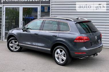 Внедорожник / Кроссовер Volkswagen Touareg 2012 в Киеве