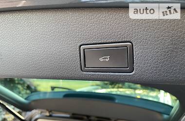 Позашляховик / Кросовер Volkswagen Touareg 2015 в 