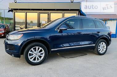 Позашляховик / Кросовер Volkswagen Touareg 2012 в 
