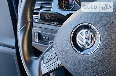 Позашляховик / Кросовер Volkswagen Touareg 2012 в 