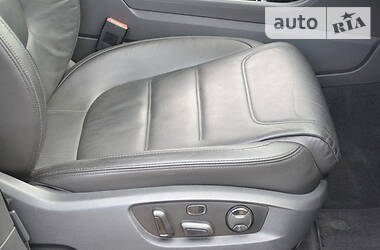 Позашляховик / Кросовер Volkswagen Touareg 2011 в 