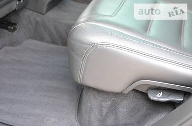 Позашляховик / Кросовер Volkswagen Touareg 2011 в 