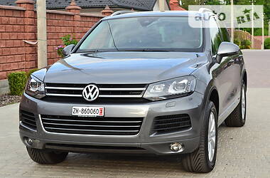 Позашляховик / Кросовер Volkswagen Touareg 2011 в 