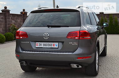 Позашляховик / Кросовер Volkswagen Touareg 2011 в 