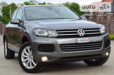 Позашляховик / Кросовер Volkswagen Touareg 2011 в 