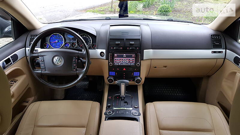 Позашляховик / Кросовер Volkswagen Touareg 2009 в Полтаві