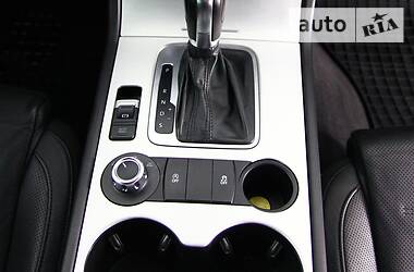 Позашляховик / Кросовер Volkswagen Touareg 2010 в 