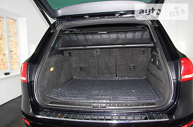 Позашляховик / Кросовер Volkswagen Touareg 2010 в 