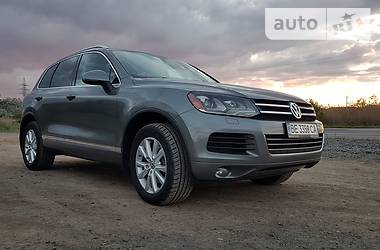 Позашляховик / Кросовер Volkswagen Touareg 2014 в 