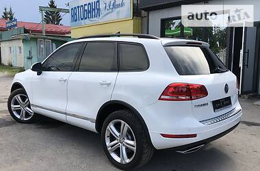 Внедорожник / Кроссовер Volkswagen Touareg 2014 в Тернополе