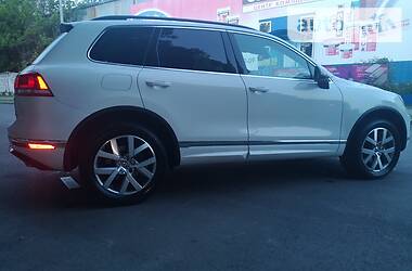 Внедорожник / Кроссовер Volkswagen Touareg 2015 в 