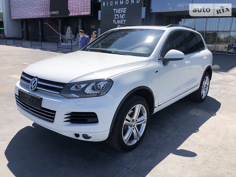 Позашляховик / Кросовер Volkswagen Touareg 2013 в Києві