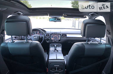 Позашляховик / Кросовер Volkswagen Touareg 2013 в Києві