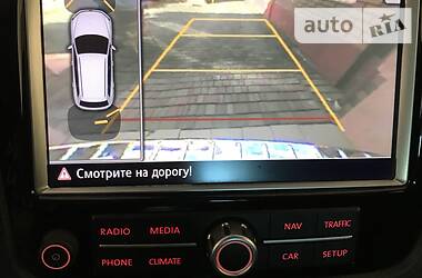Позашляховик / Кросовер Volkswagen Touareg 2011 в 