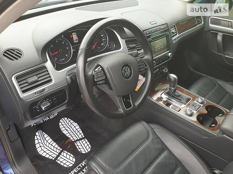 Позашляховик / Кросовер Volkswagen Touareg 2015 в Хмельницькому