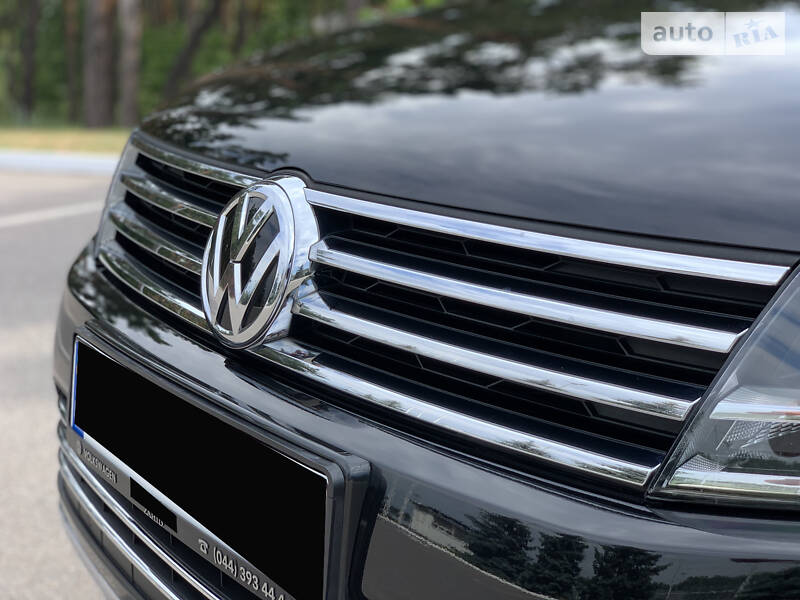 Позашляховик / Кросовер Volkswagen Touareg 2014 в Києві