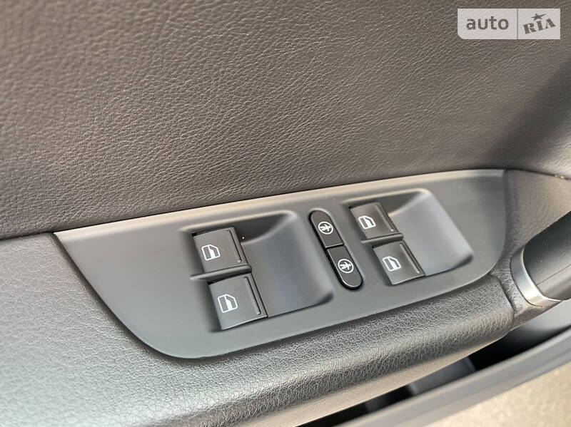 Позашляховик / Кросовер Volkswagen Touareg 2014 в Києві