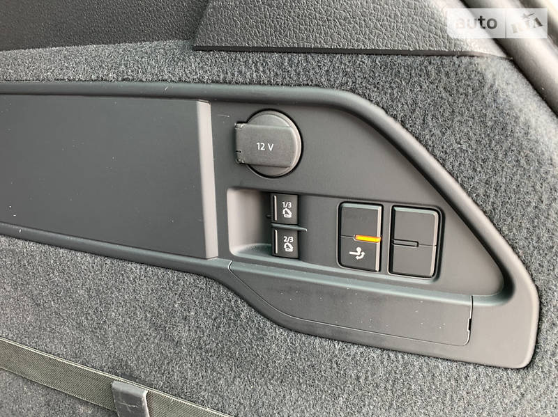 Позашляховик / Кросовер Volkswagen Touareg 2014 в Києві