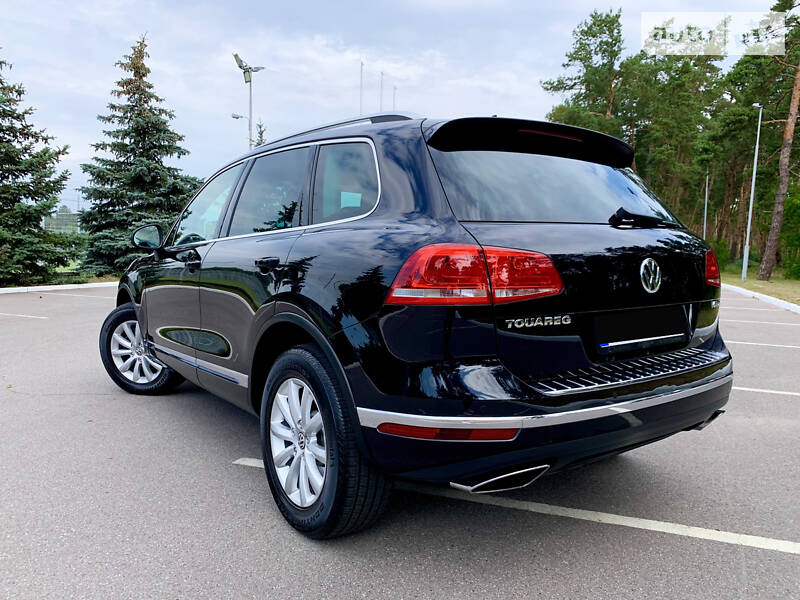 Позашляховик / Кросовер Volkswagen Touareg 2014 в Києві