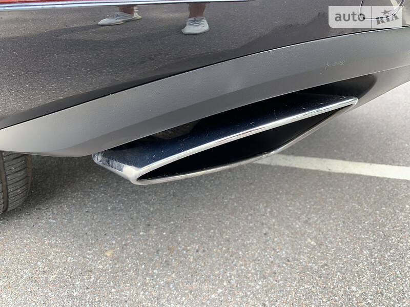 Позашляховик / Кросовер Volkswagen Touareg 2014 в Києві